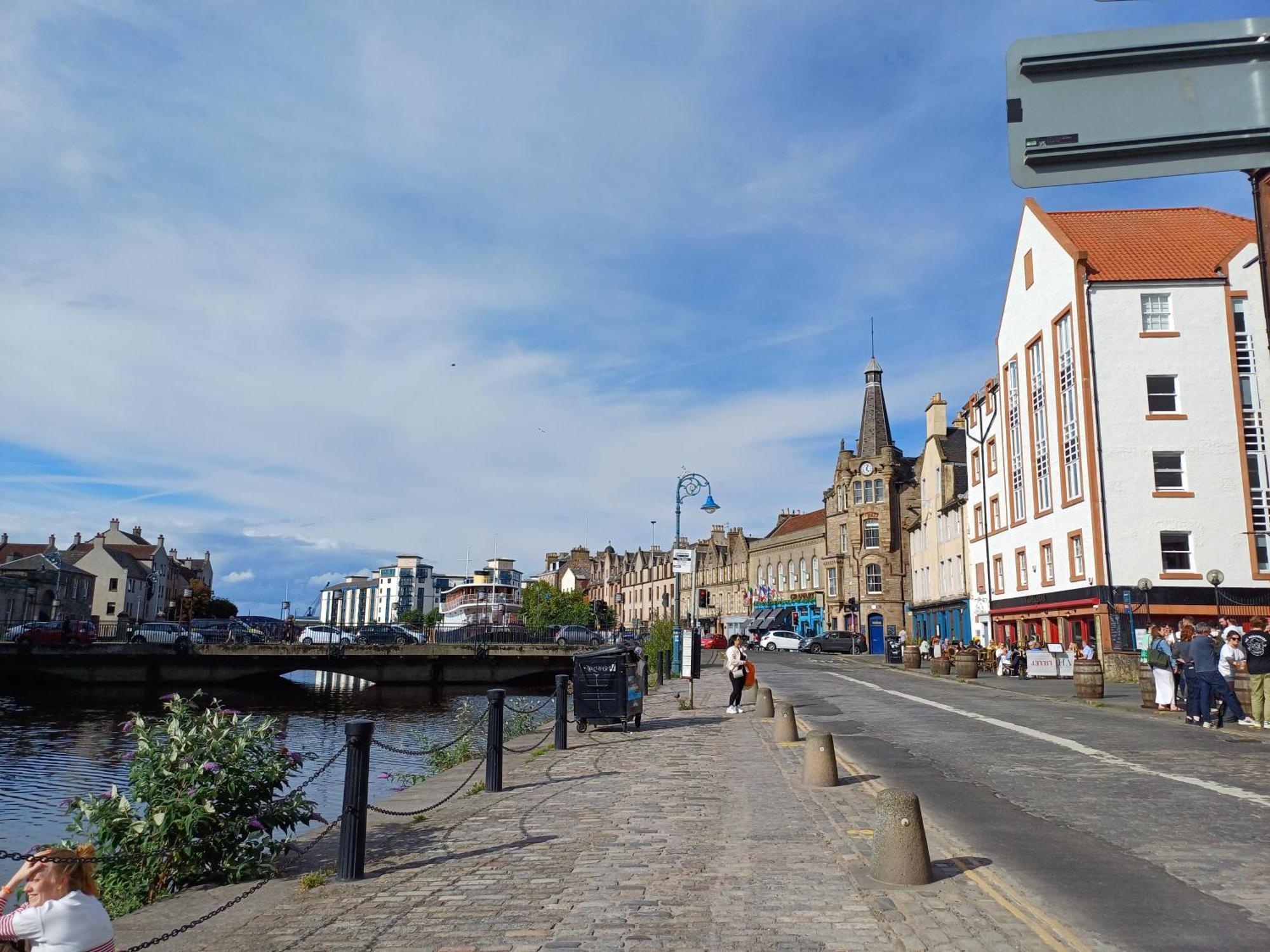 Lovely Ground Floor Apartment In Great Location At The Shore, Edinburgh Bagian luar foto